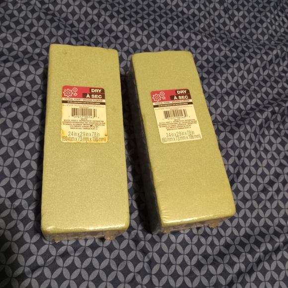 Dry Floral Foam - Picture 2 of 4